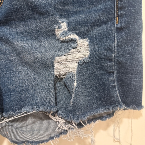 Old Navy High Rise Distressed Denim Cutoff Shorts Women’s 8 - Picture 2 of 6